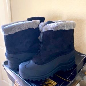 Like new Itasca snow boots